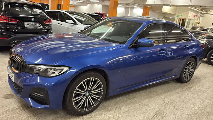BMW 330
