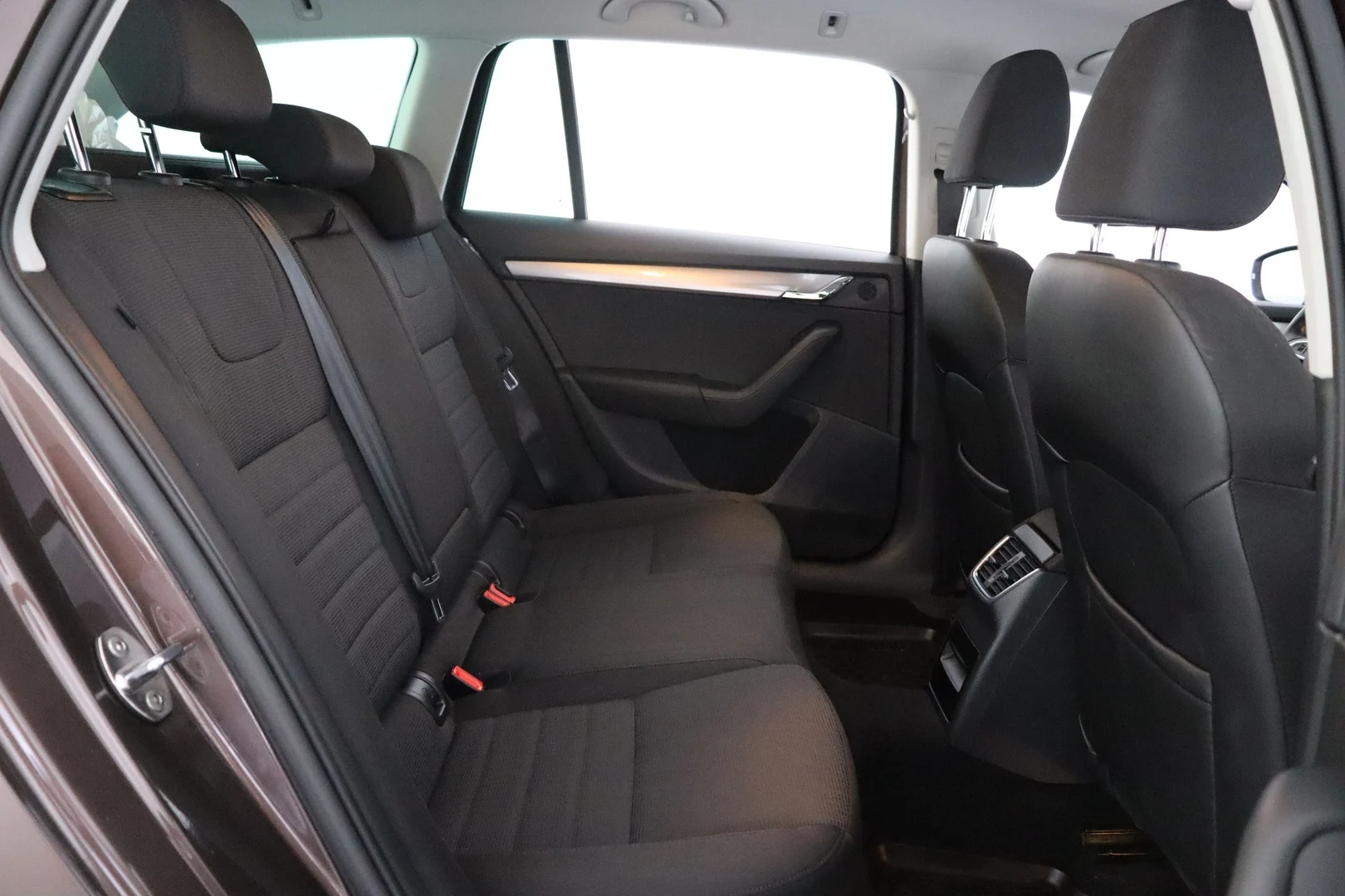 Car Image - 19iayJ62SD4HaOQELJrBDH