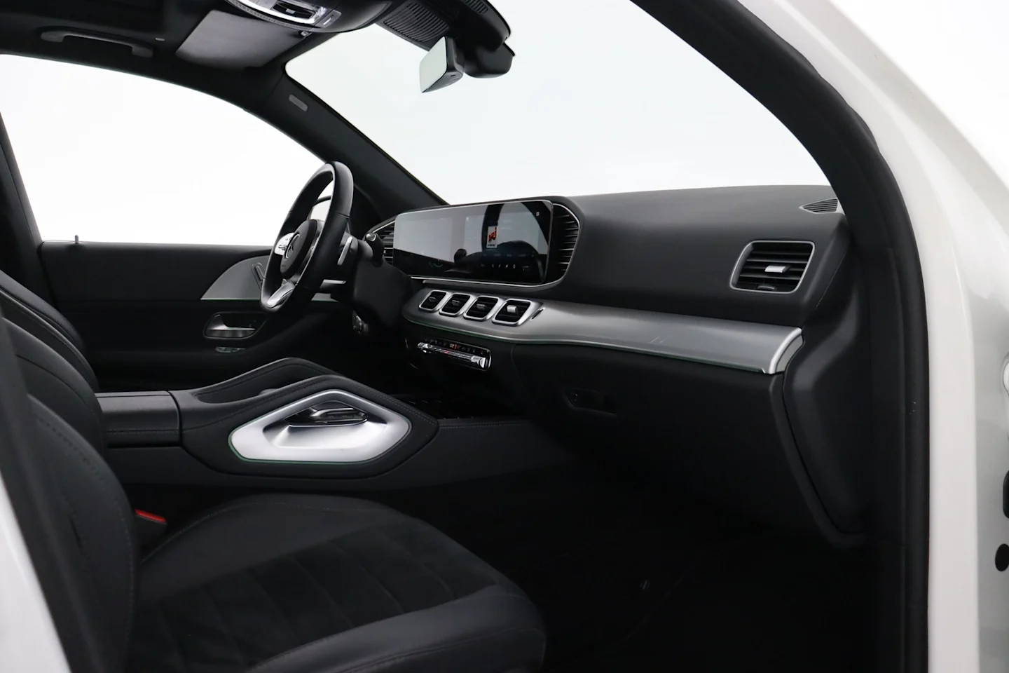 Car Image - 2NsUQdo8wbBNBdrLOJs6vq