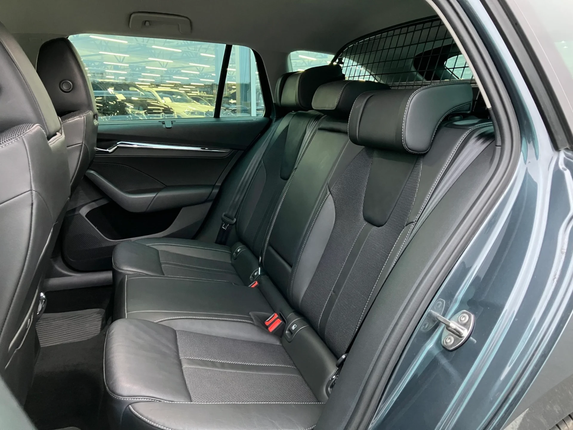Car Image - 3Fda7g62idNH4w3essk1oG