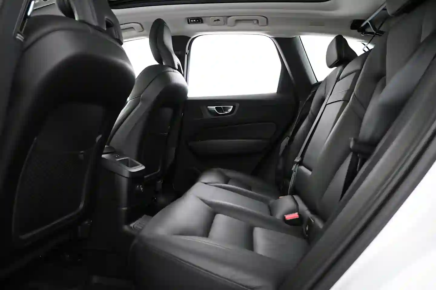 Car Image - 4jD3Rw17j9RaCAW24IcT8s