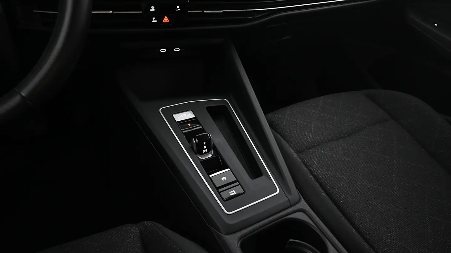 Car Image - 4pxaCgzaOz5MDEwxBAgbwm