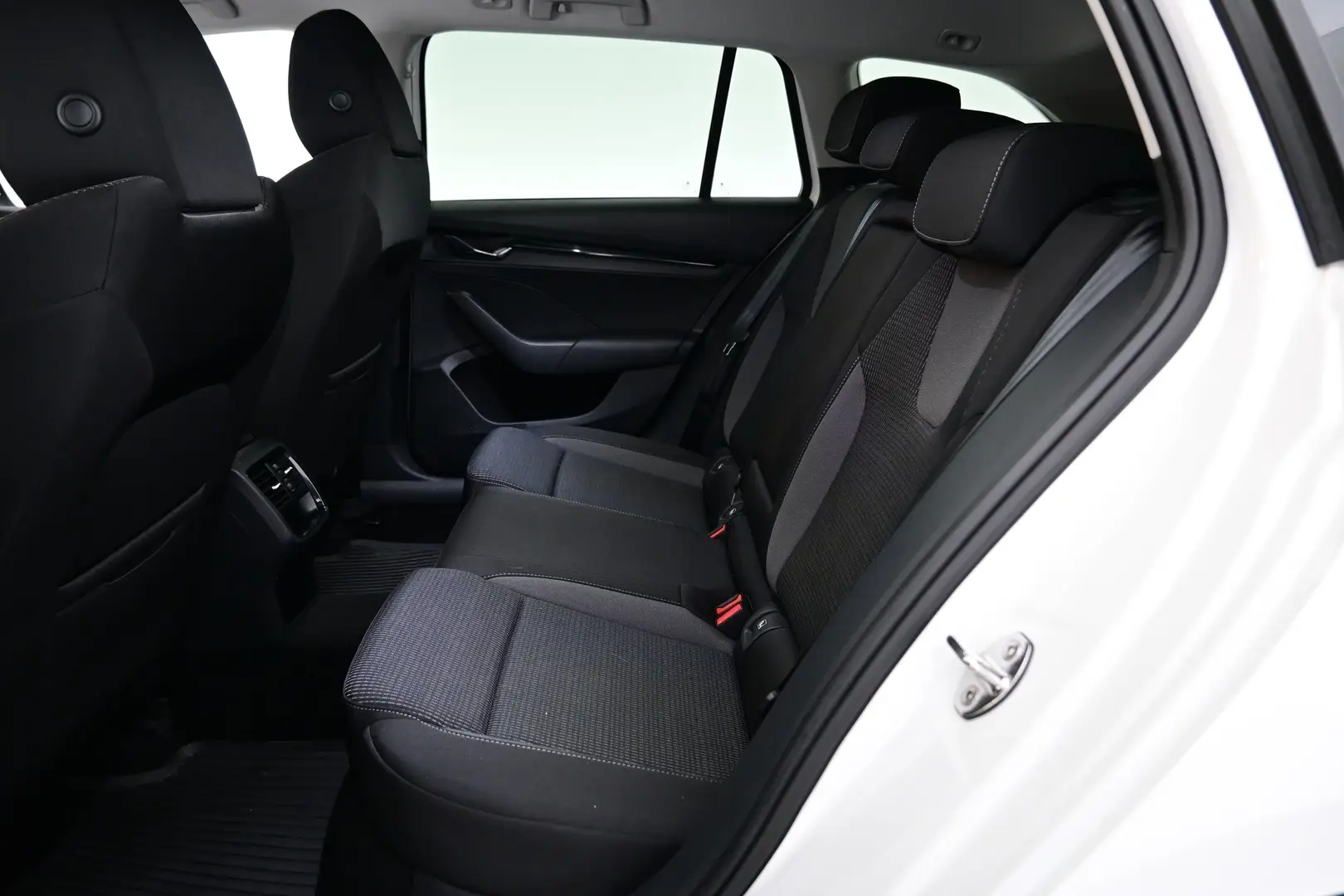 Car Image - 3uVMtxJLzb5wDMudNg5px9