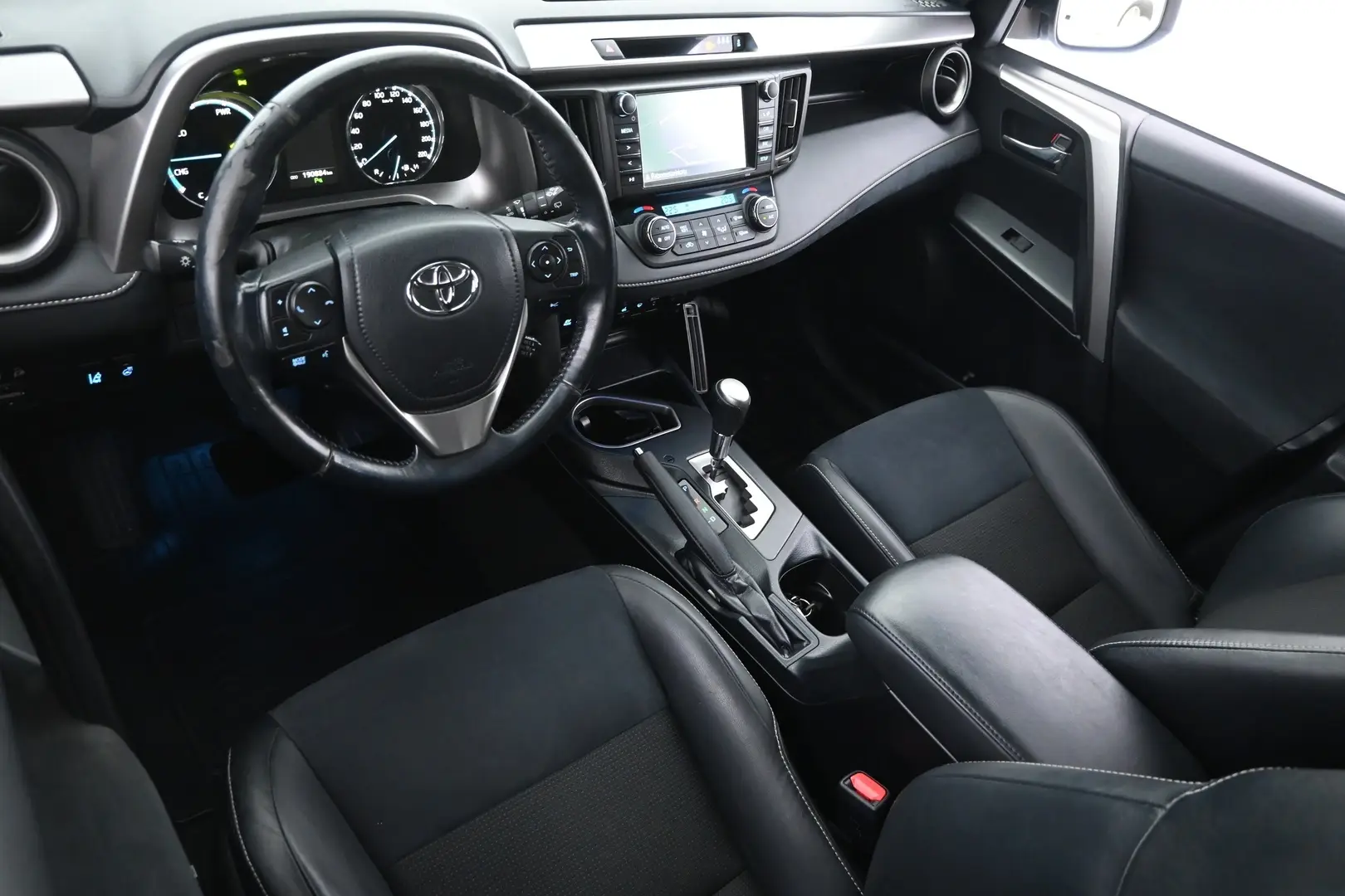 Car Image - 2bfyPTtq6bUVMc0JqL3uWa