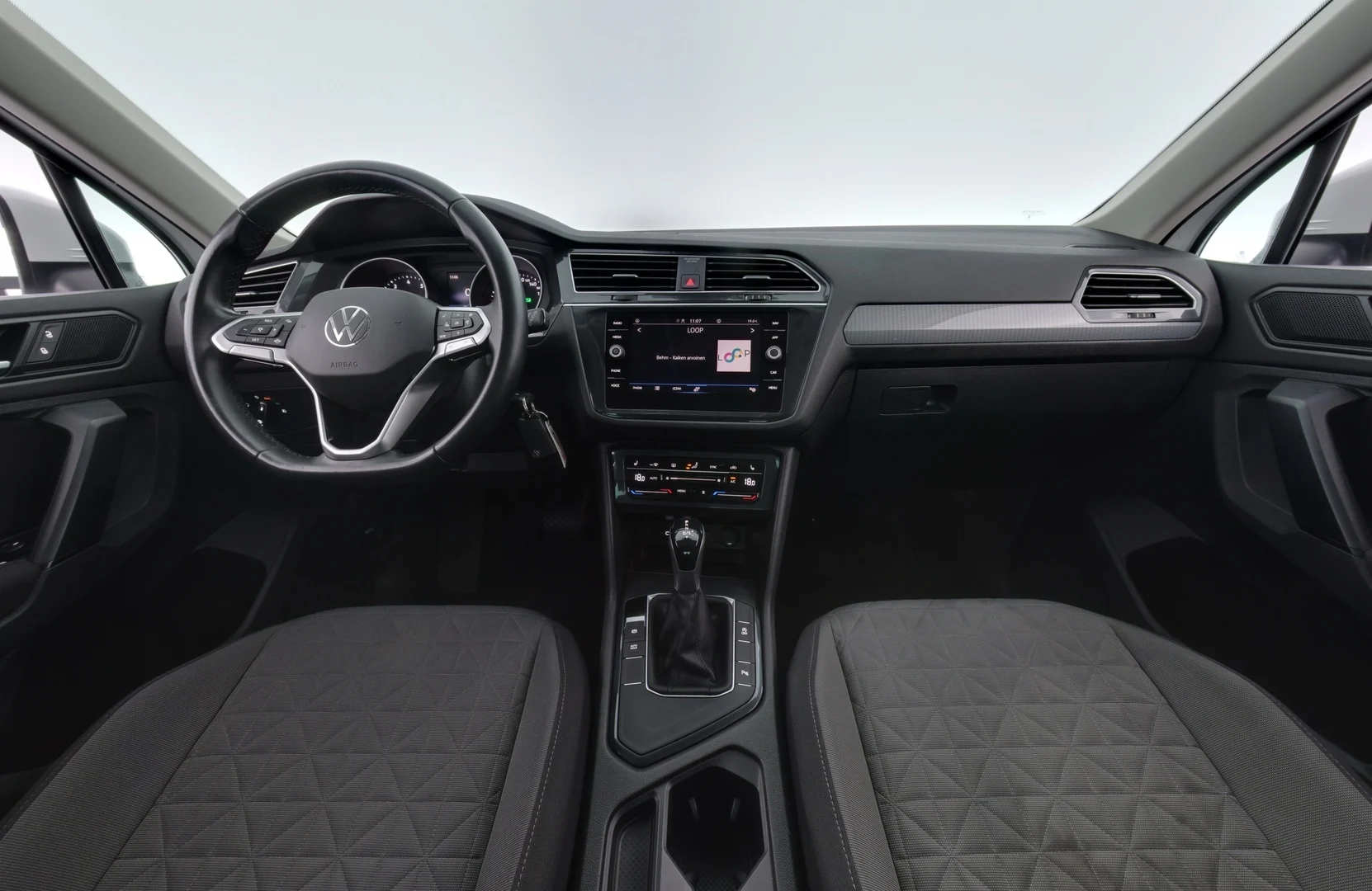 Car Image - 3bCOIj8ZTwVlTOICZgjRG8
