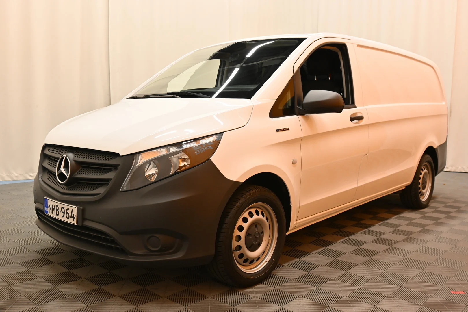 Car Image - 2Q3iFEZdAEeEGjfIf0L535