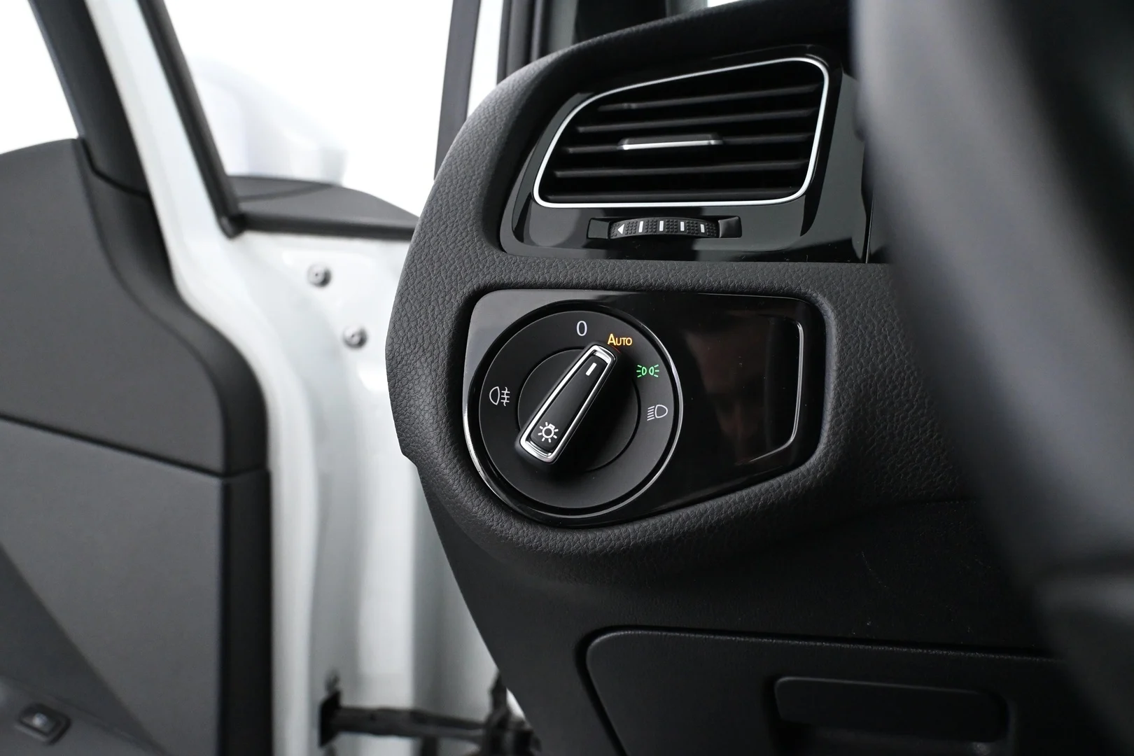 Car Image - 6X3qLXfvk3VQw3sTL3lyQJ