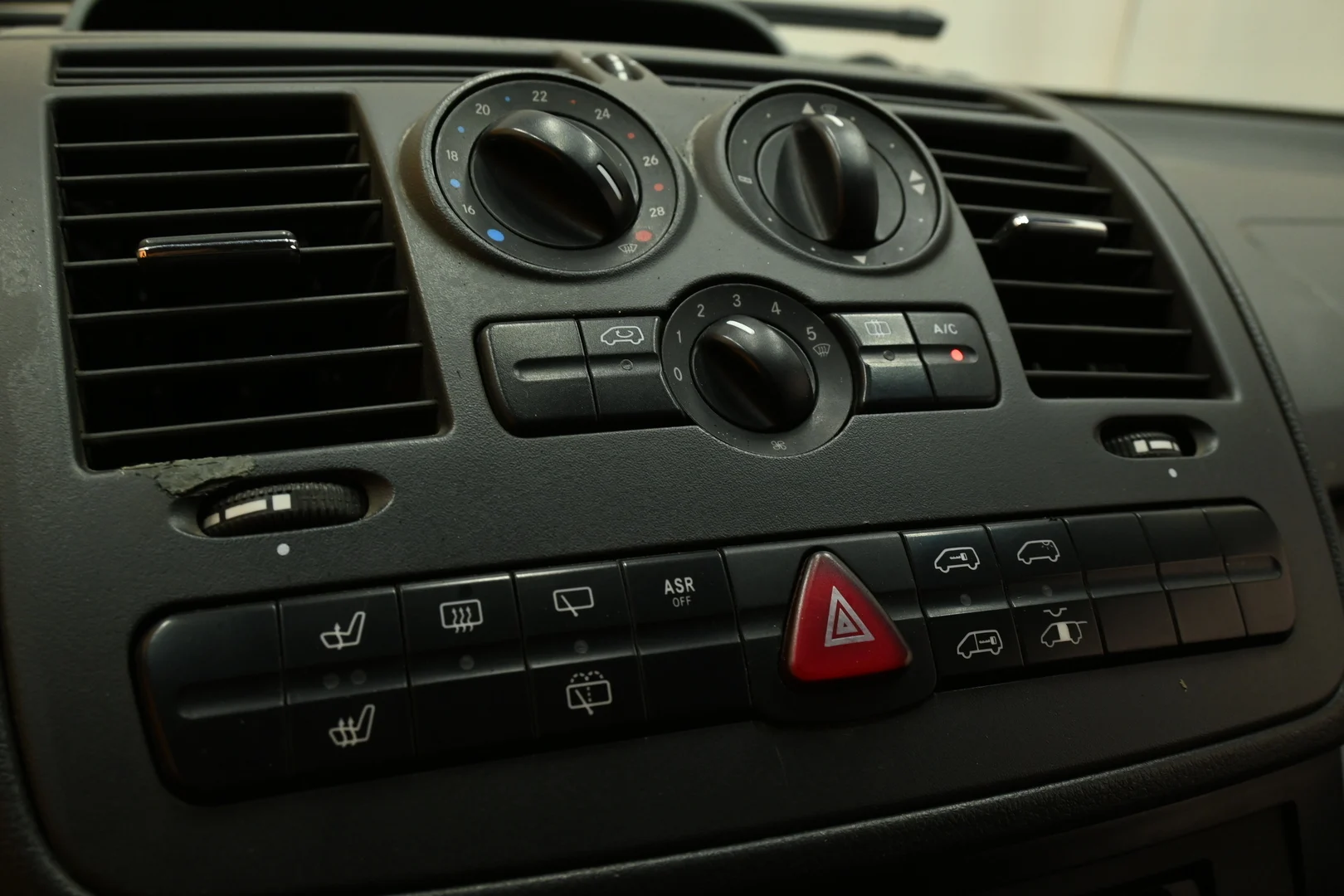 Car Image - 5ZgwQaN1XweplUKEvHxo3G