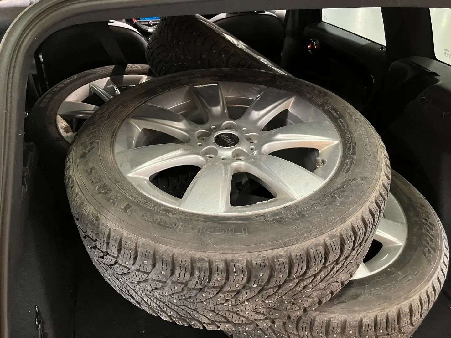 Car Image - 3y6UiuQuSFcWK8jdnfaXve