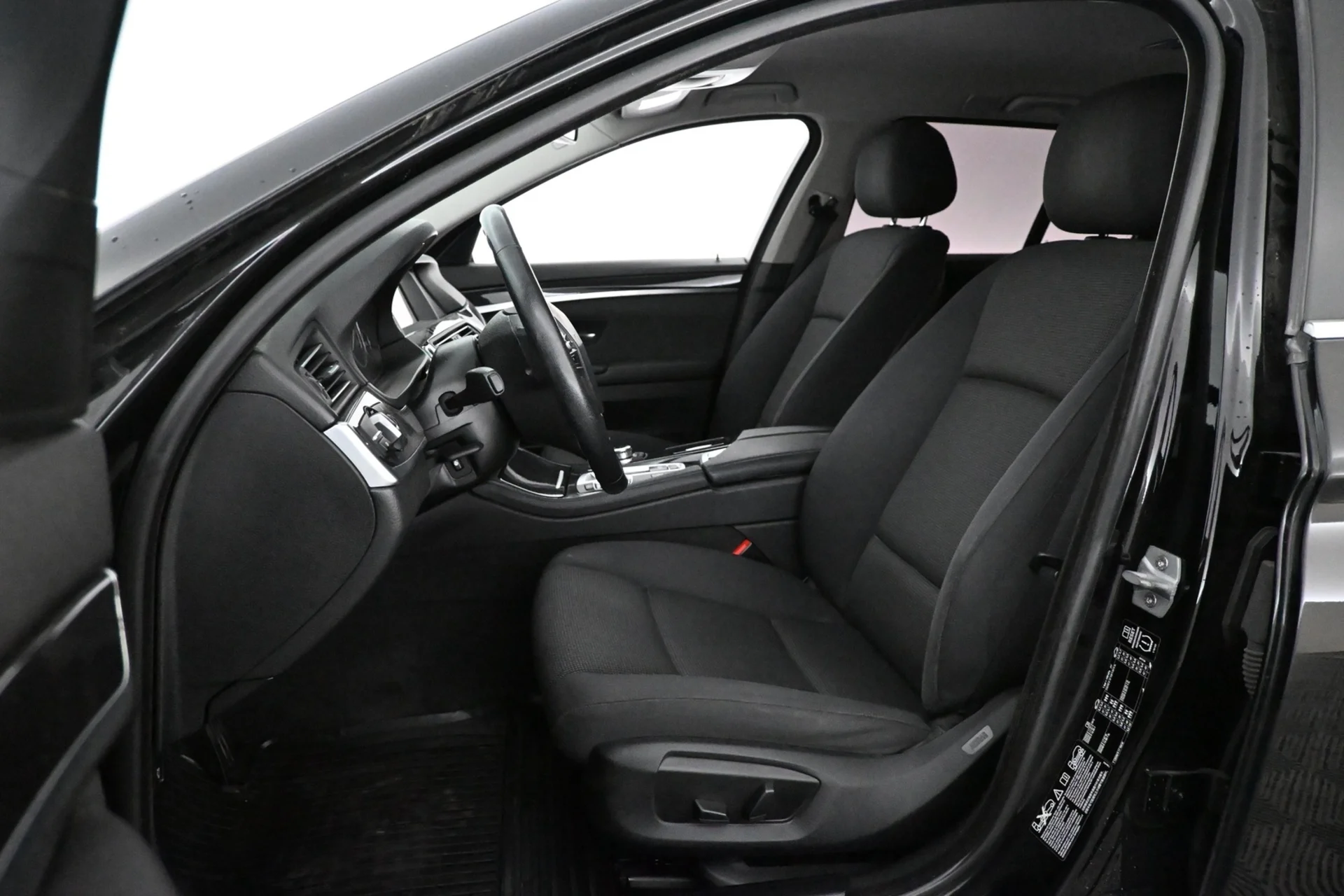 Car Image - 2iCYqVT1Ztpr4IeptAMqD6