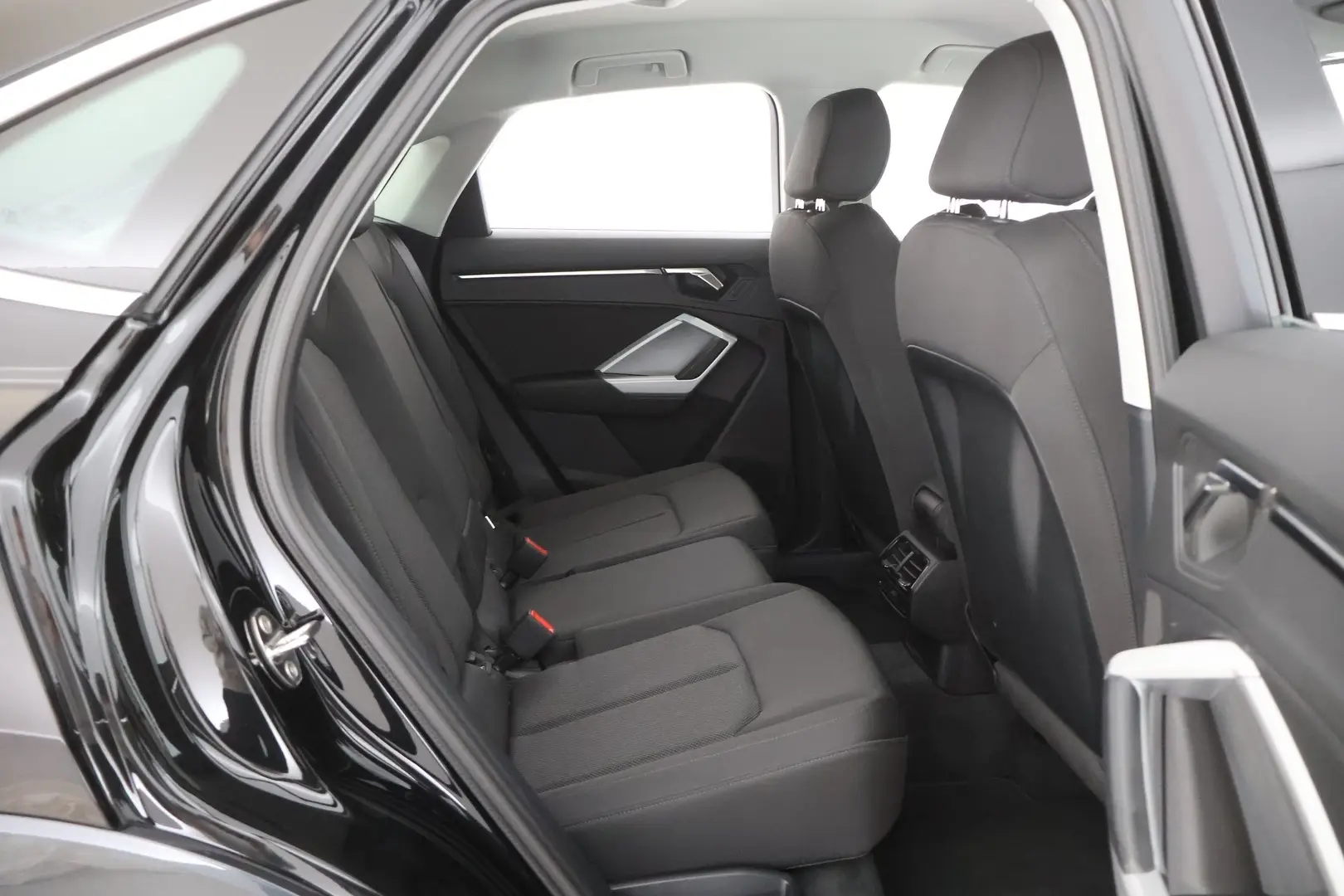 Car Image - 6cDOZQ9cDwN9XmkhlIMsmN