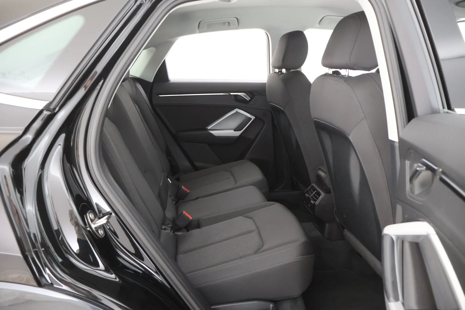 Car Image - 6cDOZQ9cDwN9XmkhlIMsmN