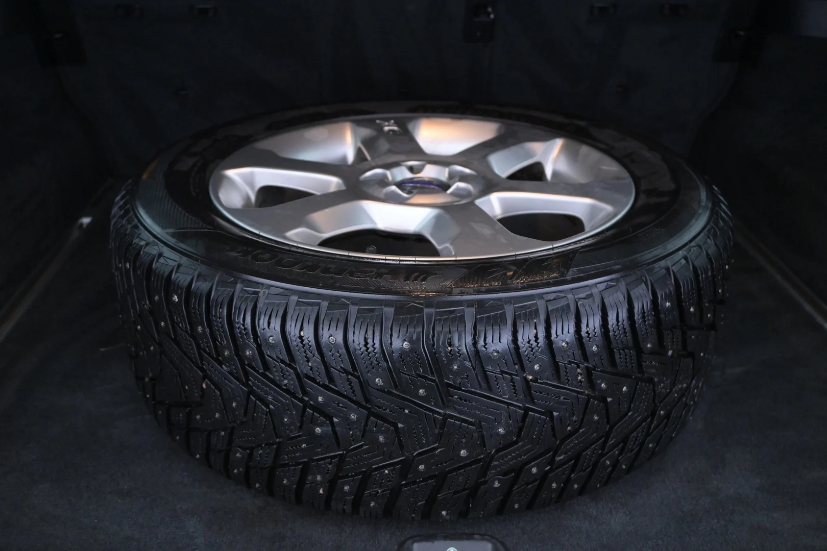Car Image - e8a5hEtGvsUgmrnp3gC3f