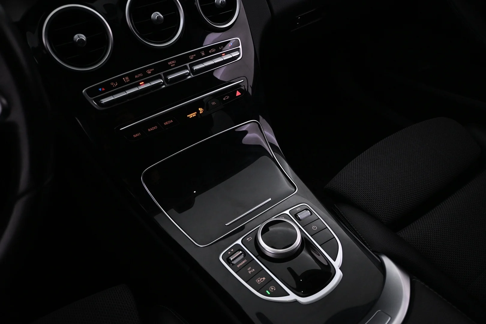 Car Image - 3gUIPtBjSSizwZx139HtQ6