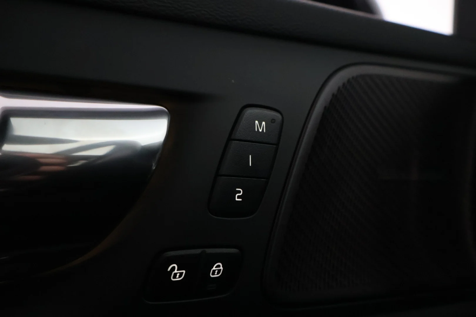 Car Image - 2prX7jNh3iLd0vtIZ502ml