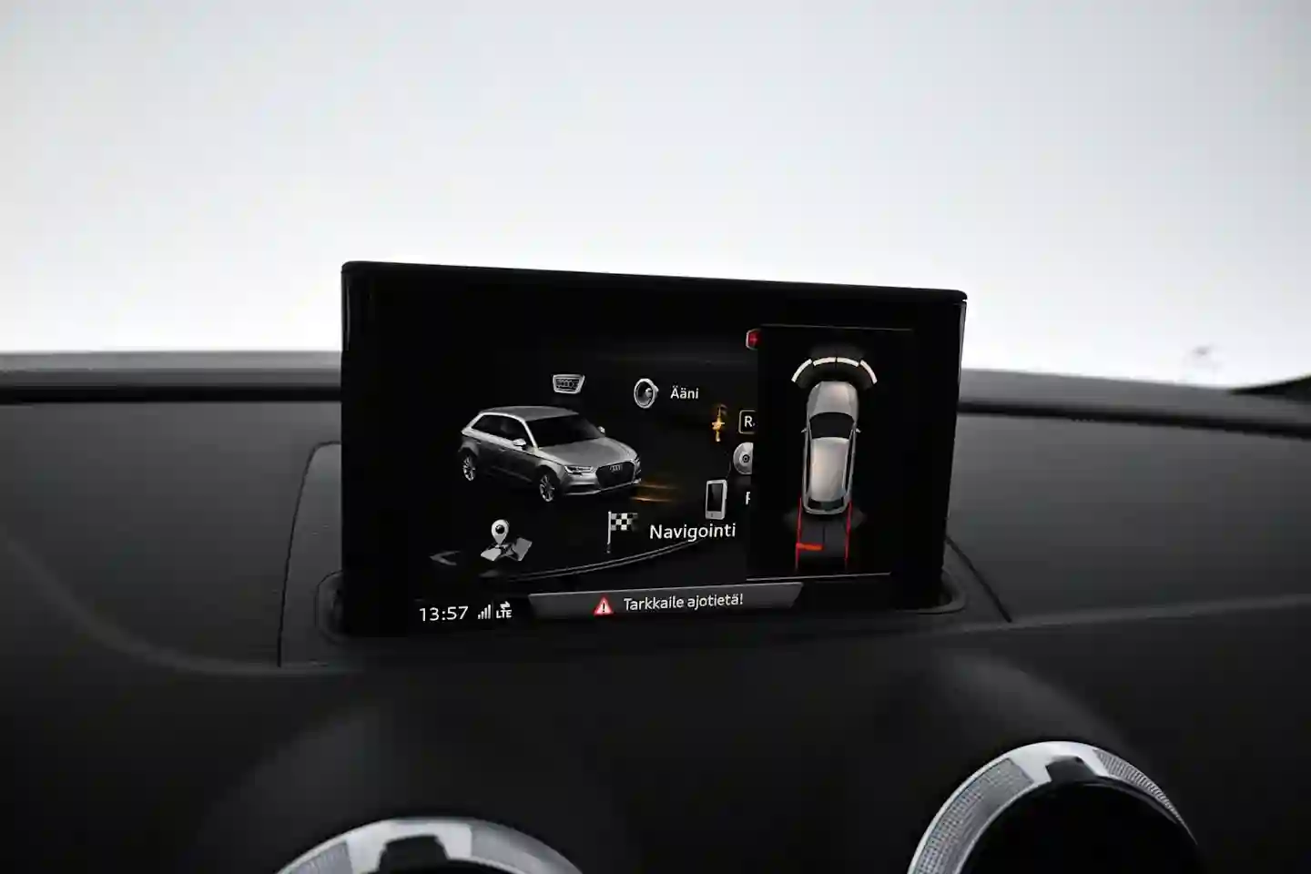 Car Image - Dhq3VjHE156xrsckq7XfK