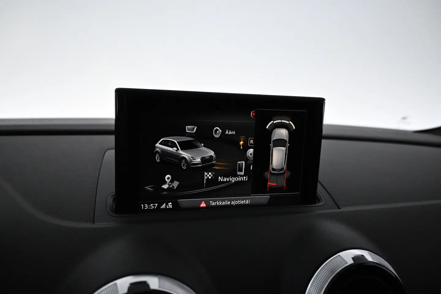 Car Image - Dhq3VjHE156xrsckq7XfK