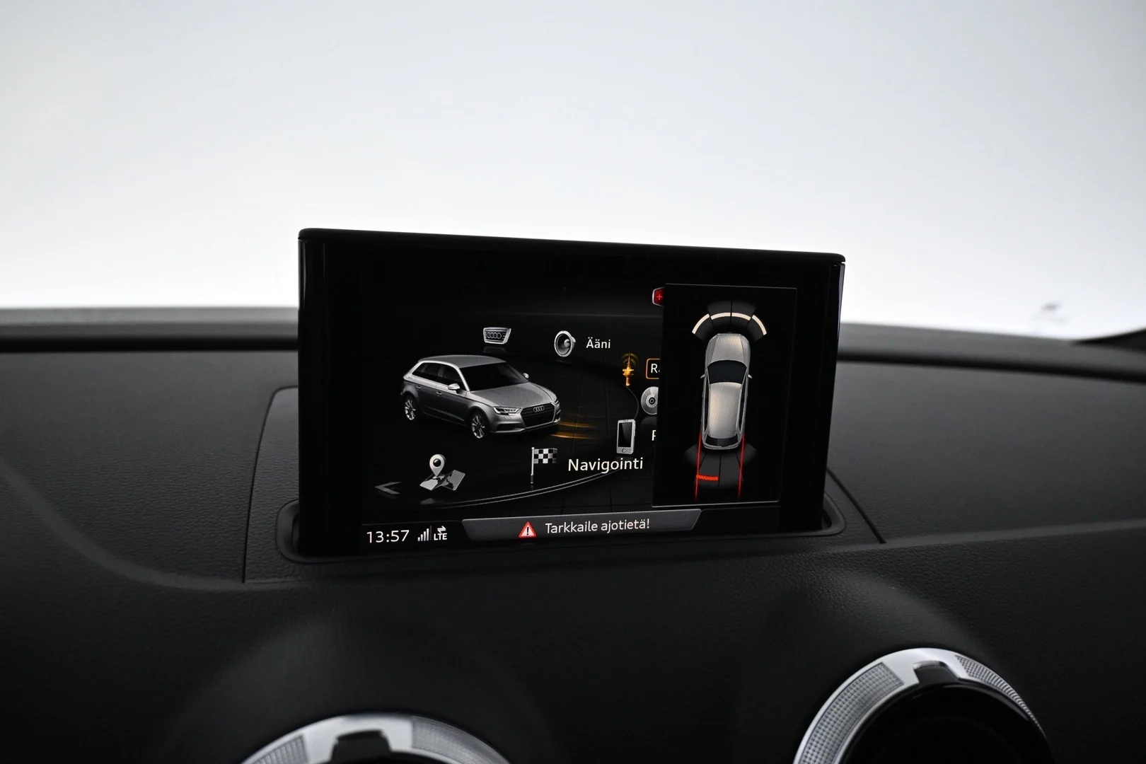 Car Image - Dhq3VjHE156xrsckq7XfK