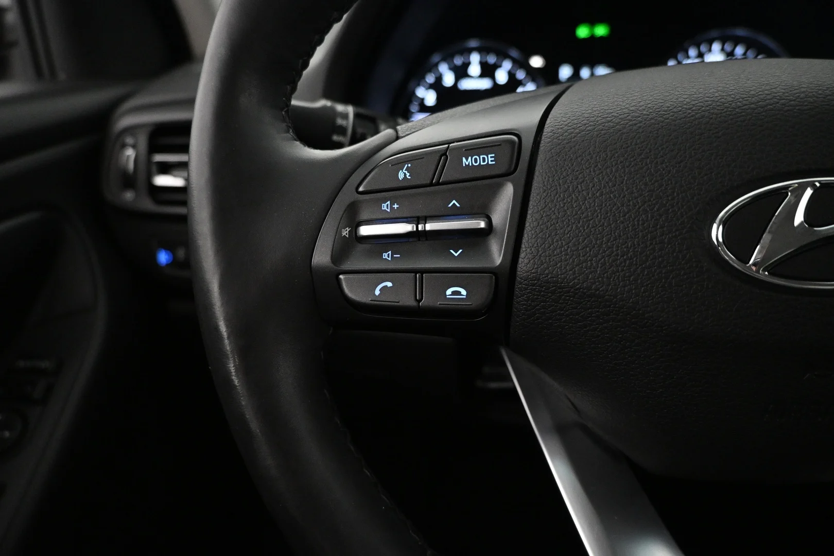 Car Image - 2xiPXiiaNopR1rneKaI0J8