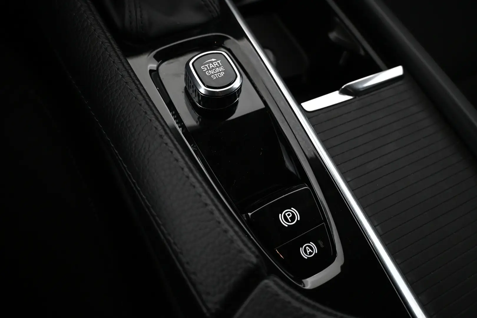 Car Image - QsSh8FzczwS7TLprwT9XR