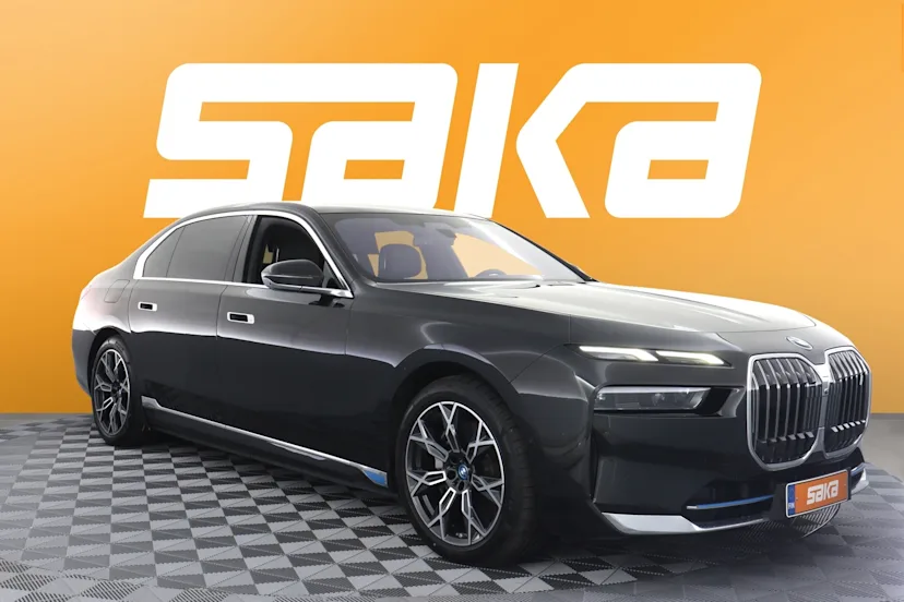 BMW i7