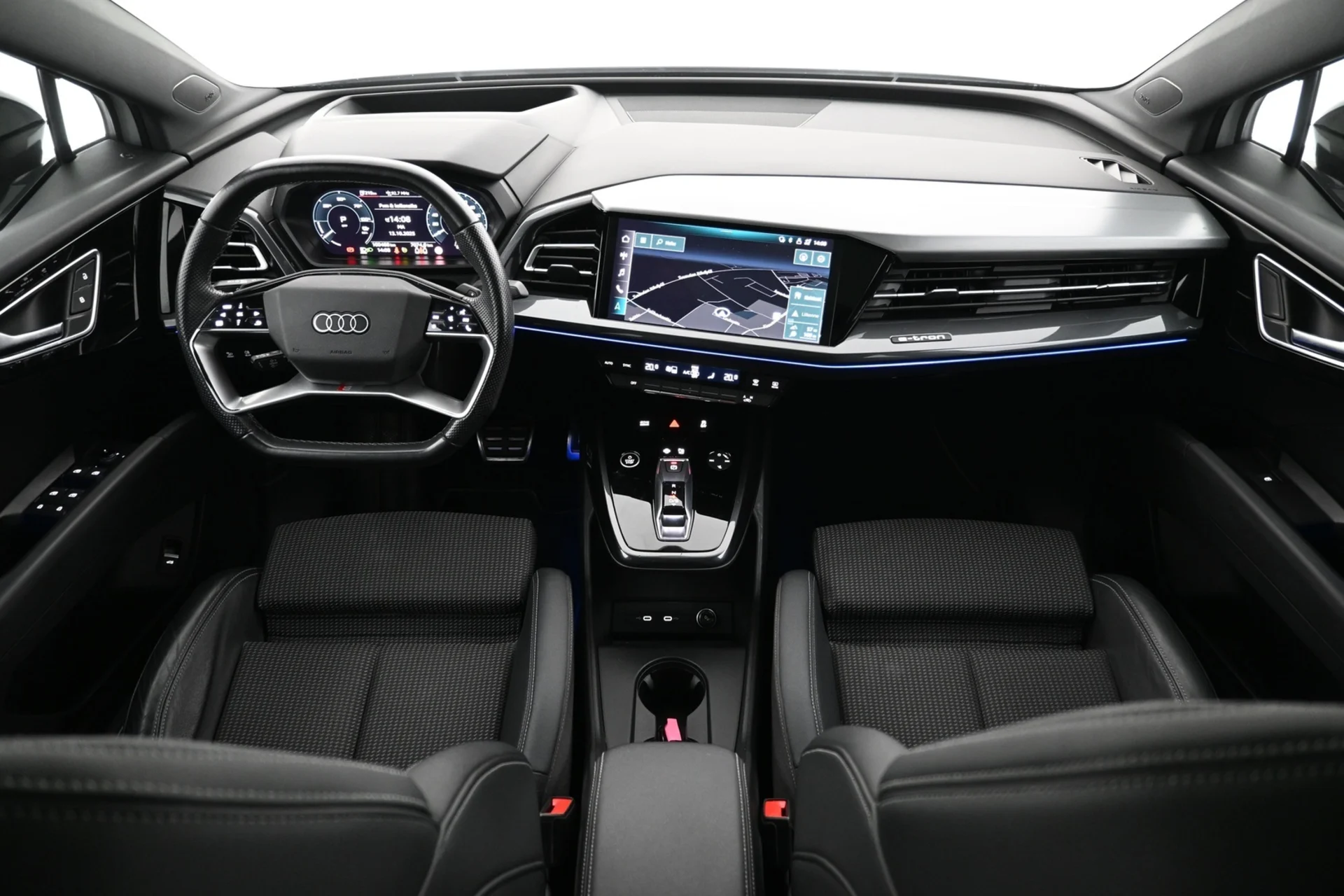 Car Image - 2clWinhh1TZYs1GJFjF7i0