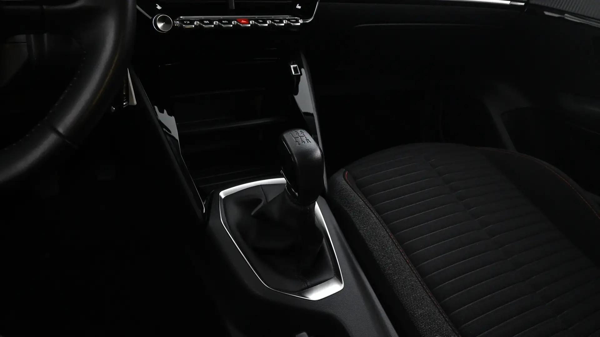 Car Image - 3lFfmDE5UJ1h9MwBCPe56v