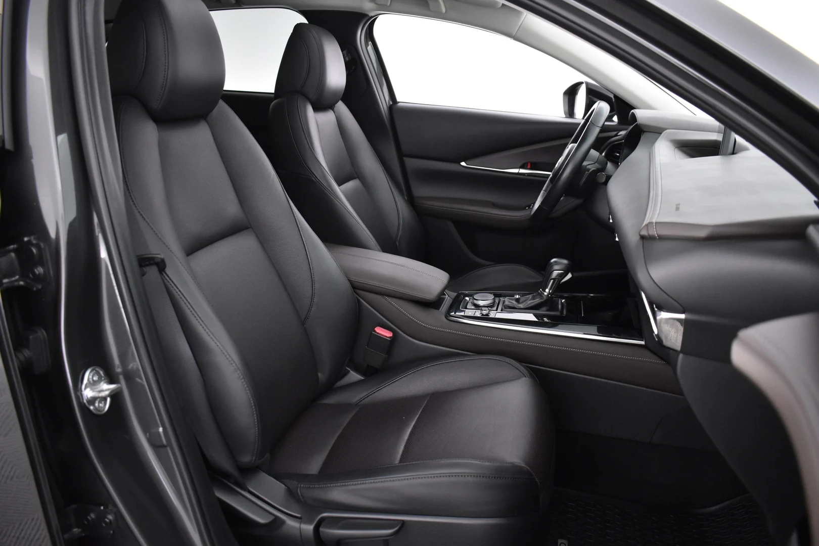Car Image - TYVqMQlU0KZLzKIWjezjI