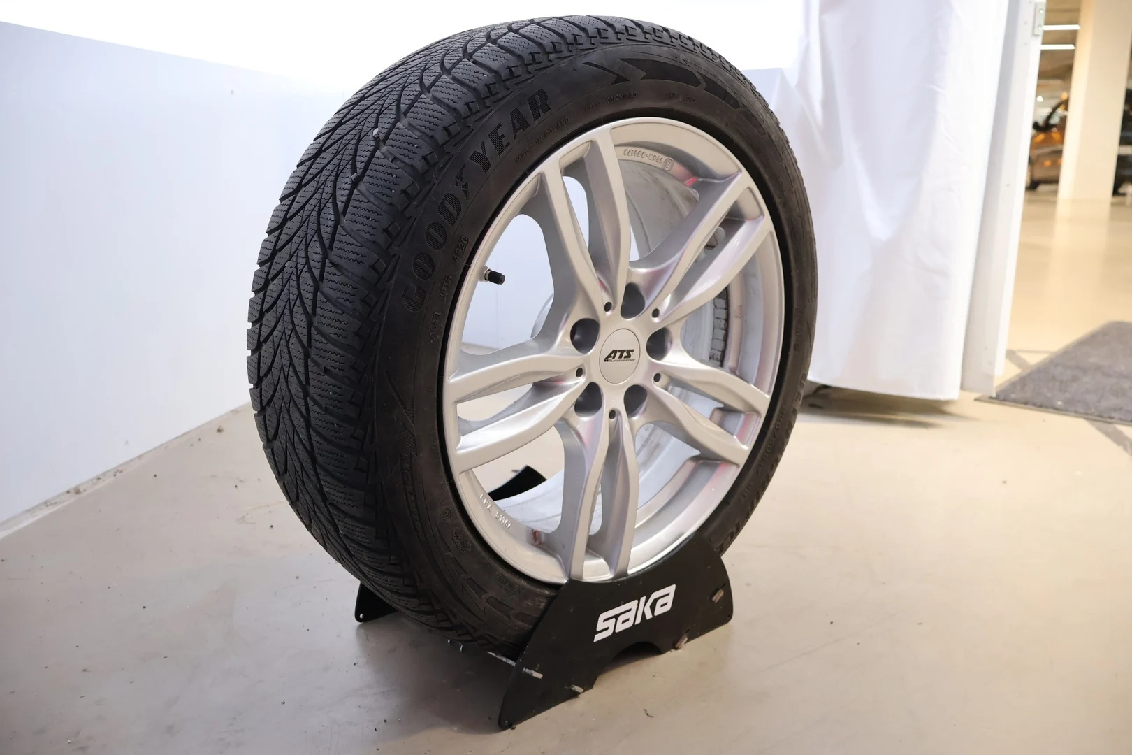 Car Image - 6Py0nrgNpr0xV5i7Jm2yRh