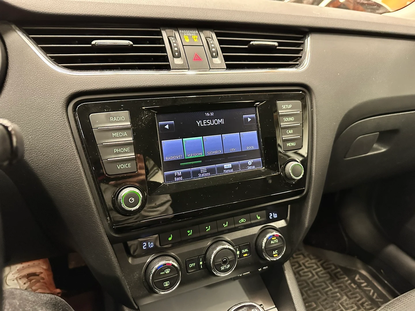 Car Image - 18dkpwRshtf0a2wsLGlvWp