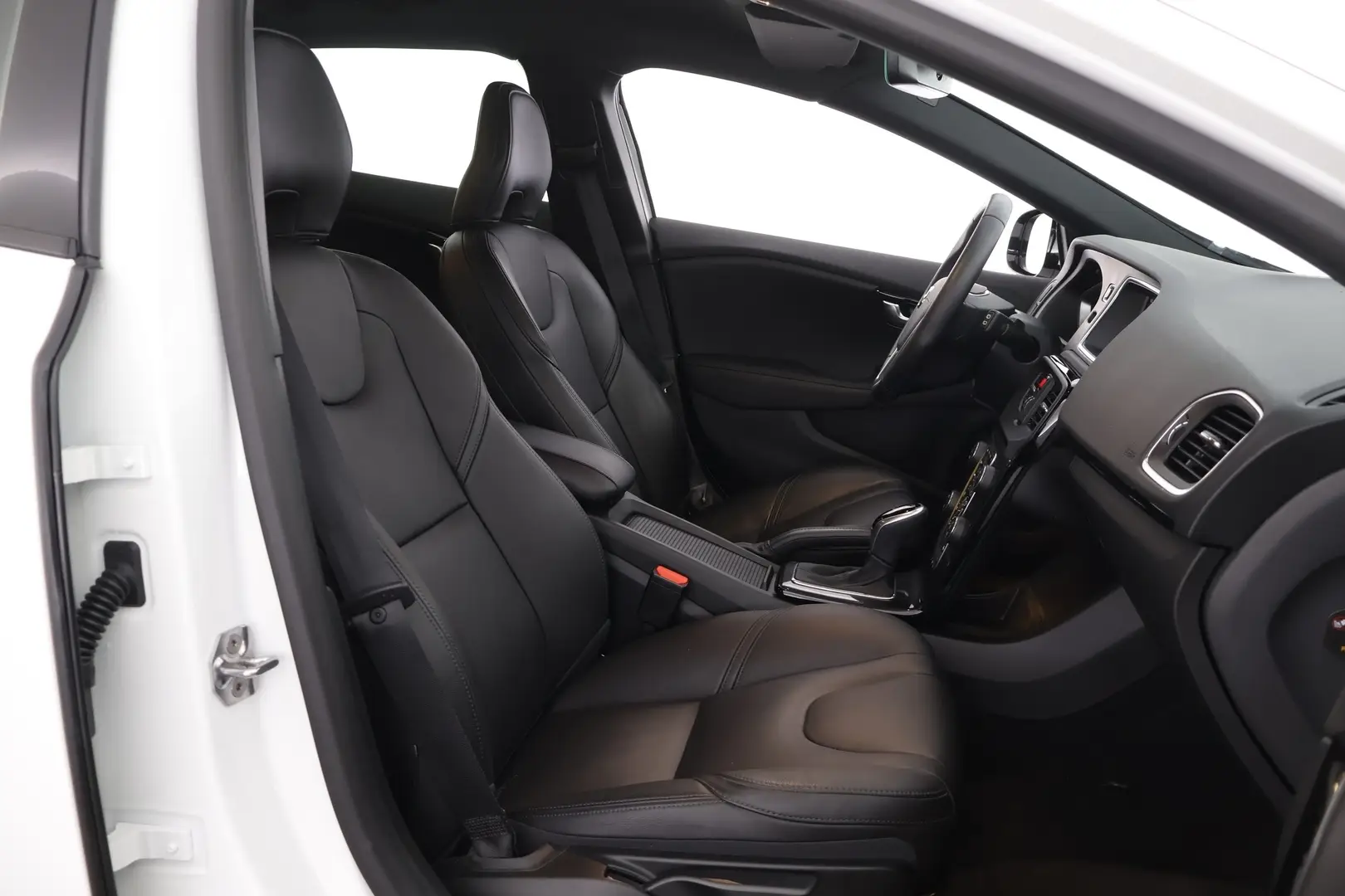 Car Image - 79n14p3lk8RLihF8ZpXuCA