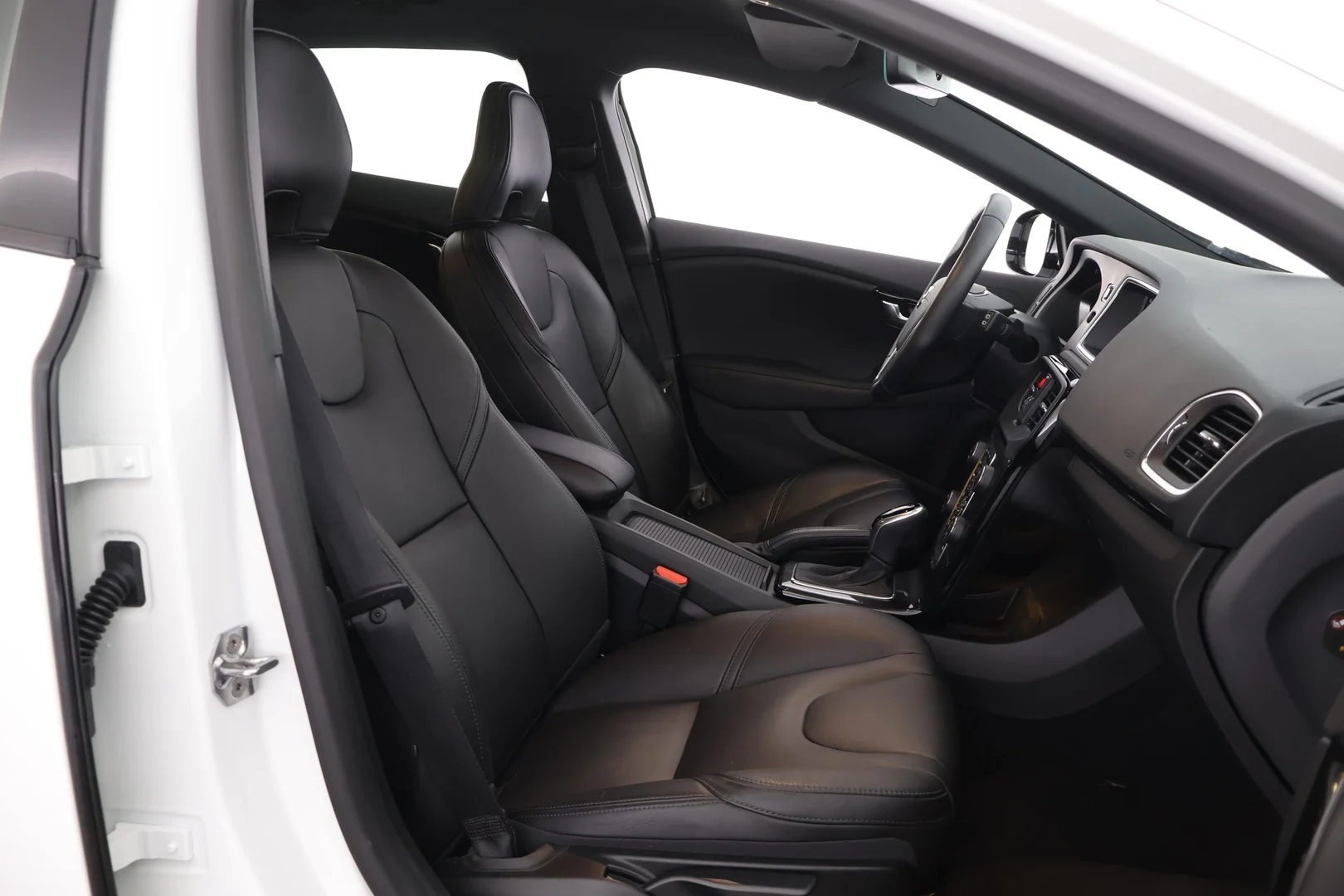 Car Image - 79n14p3lk8RLihF8ZpXuCA