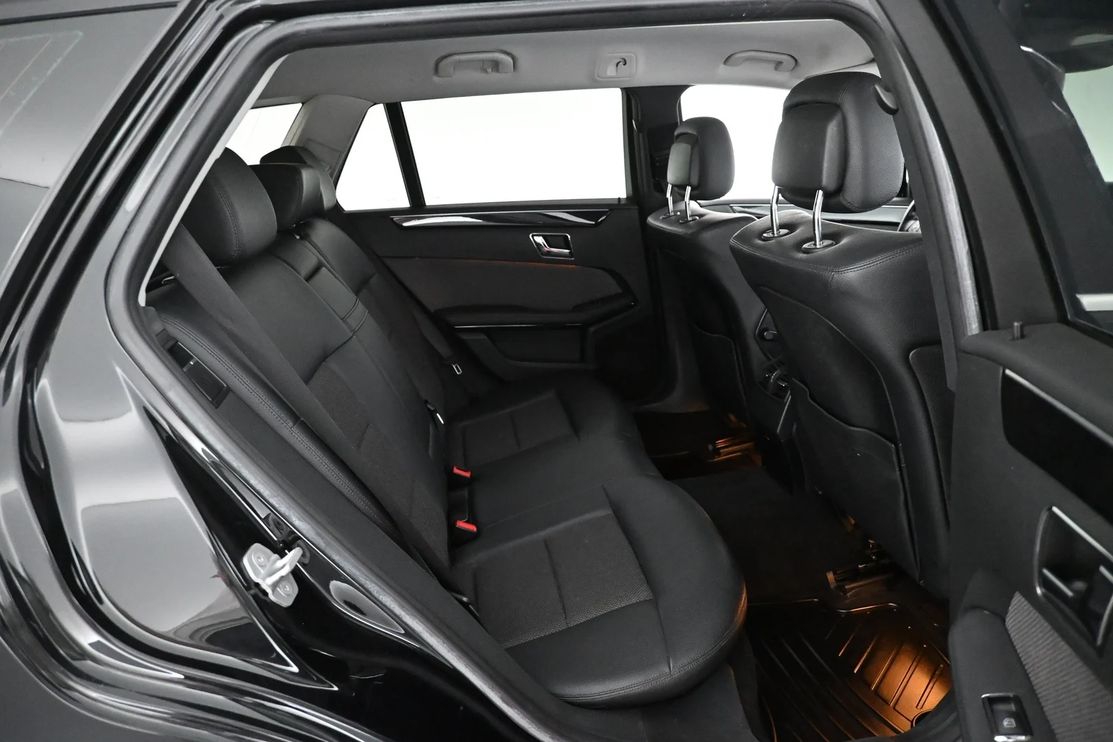 Car Image - 1FRUAW9MdCHkziJIwTnlvD