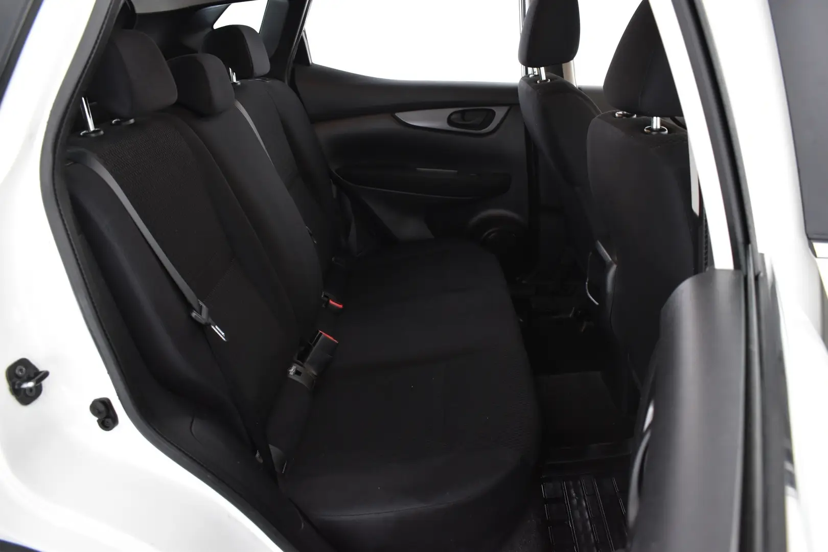Car Image - Af1eqrdvrC0FLZQKZfOw2
