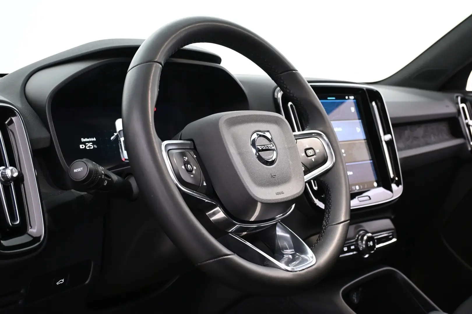 Car Image - 2ei4CN7UrdQCdegTkEVarS