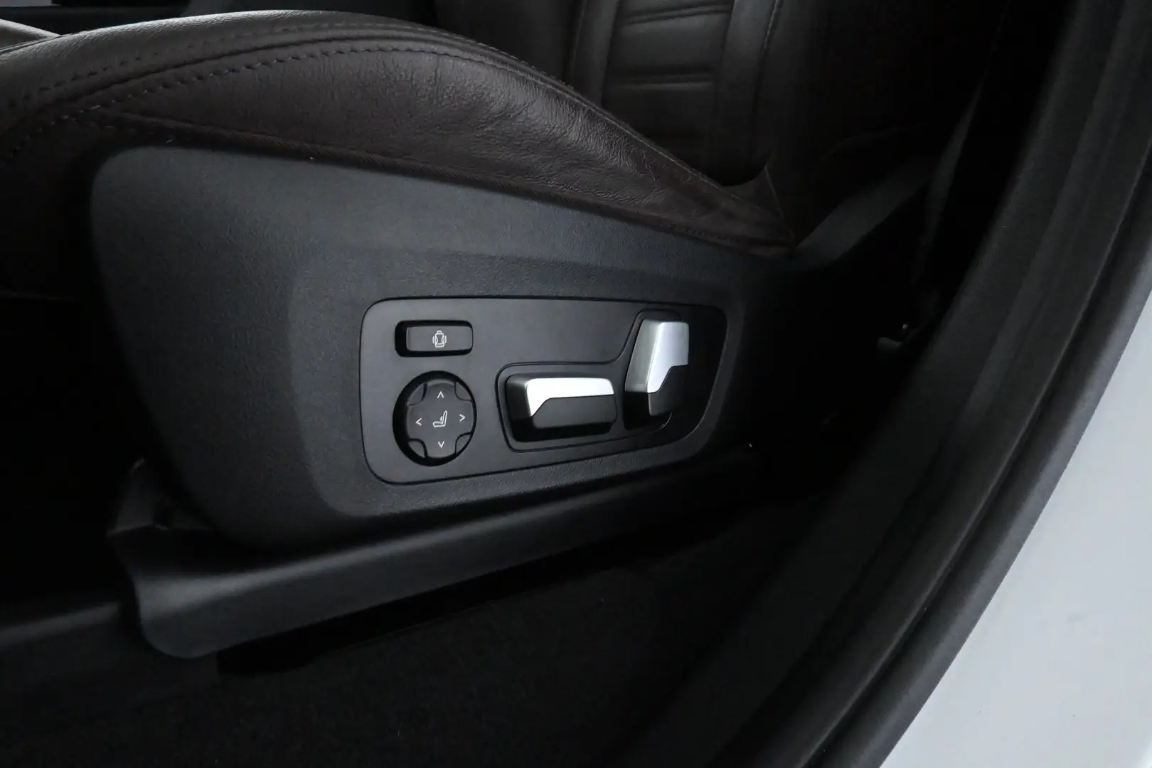 Car Image - 2U58Eq5TmnlAiijkTQeAl0