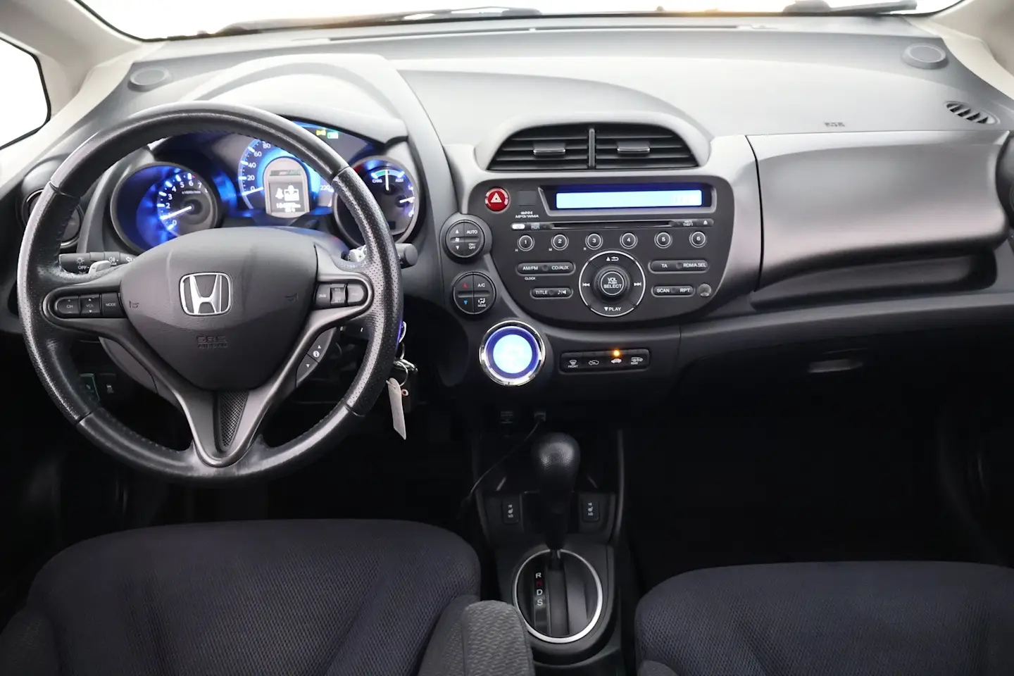 Car Image - 73K3Y8fbcHvEEMhZB69UXJ