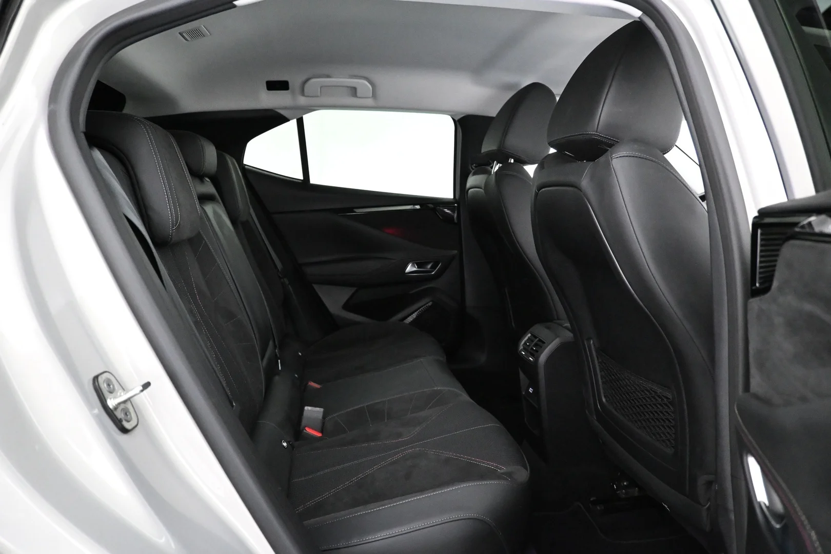 Car Image - 4r4IsfMXD5sW6aJBjMOv4P