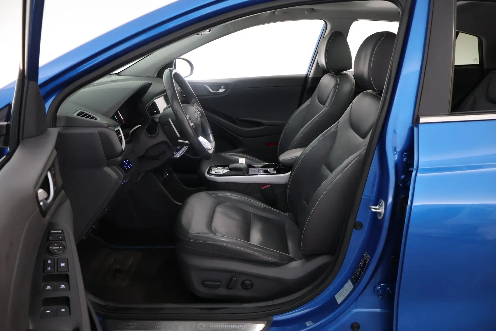 Car Image - 3IzQ7RHg92QzaD4eM3PXHz
