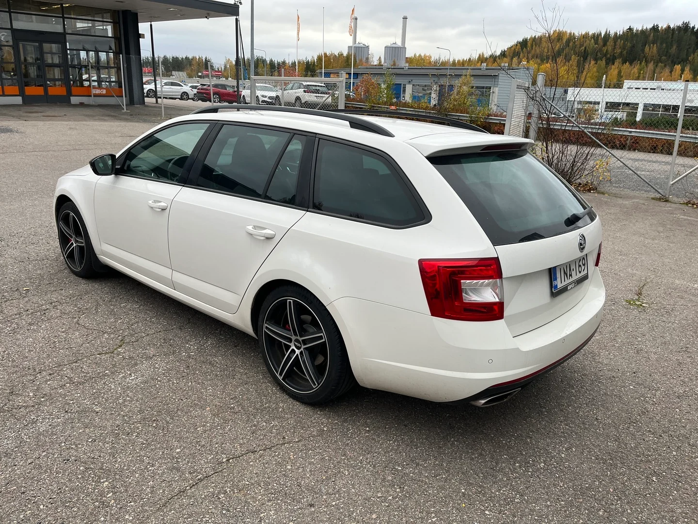 Car Image - 7J6eZp8Samvi4HtQXhOgcQ