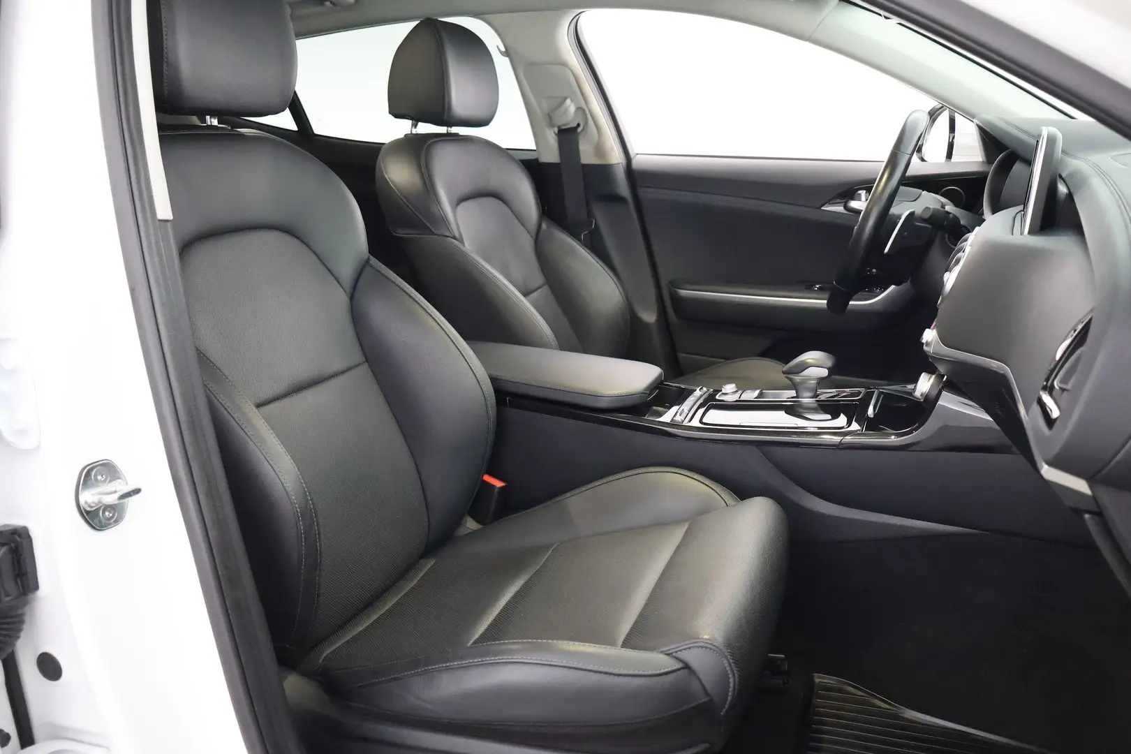 Car Image - 3Nnq1lwnS3l5zAJZ5hVF5v