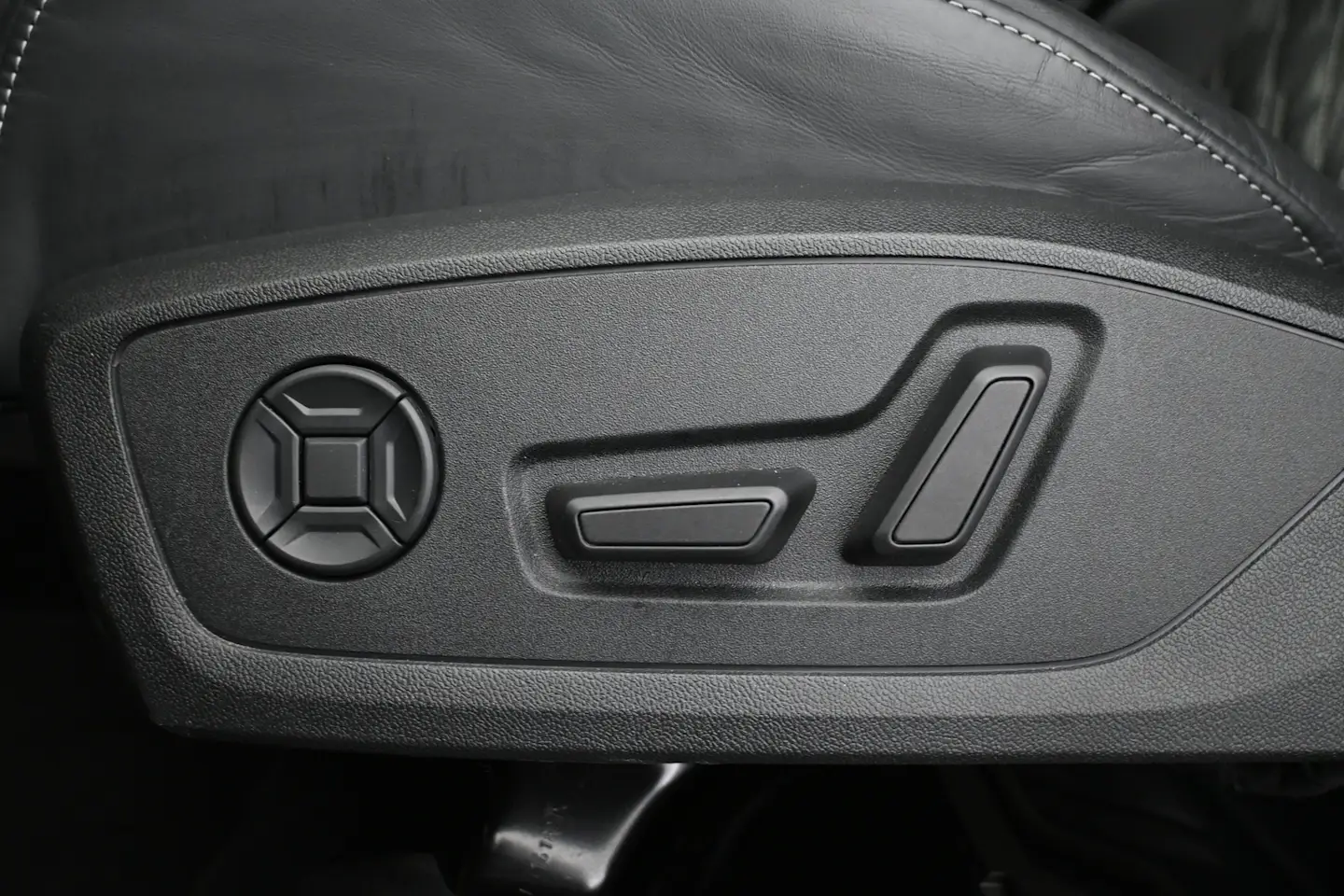 Car Image - q9WrH6Peld5pqYHBlf41l