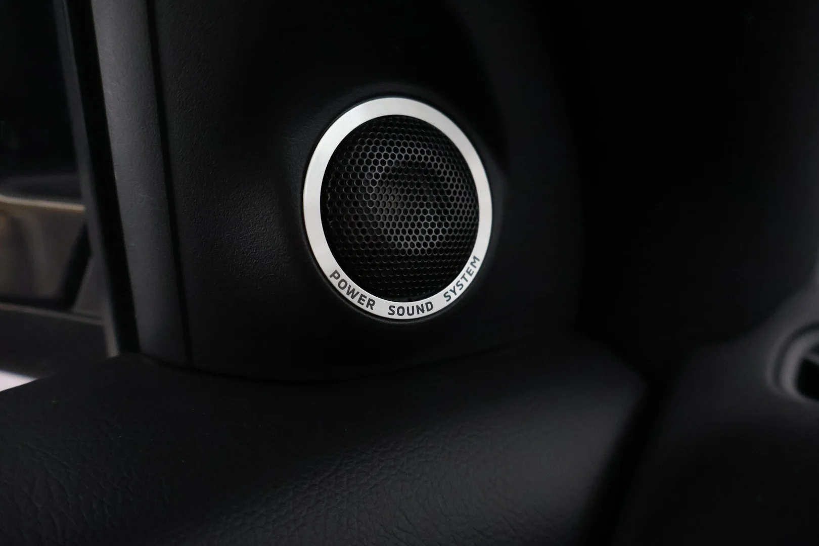 Car Image - 6URRSDrHcwxymdVMt4LRqa