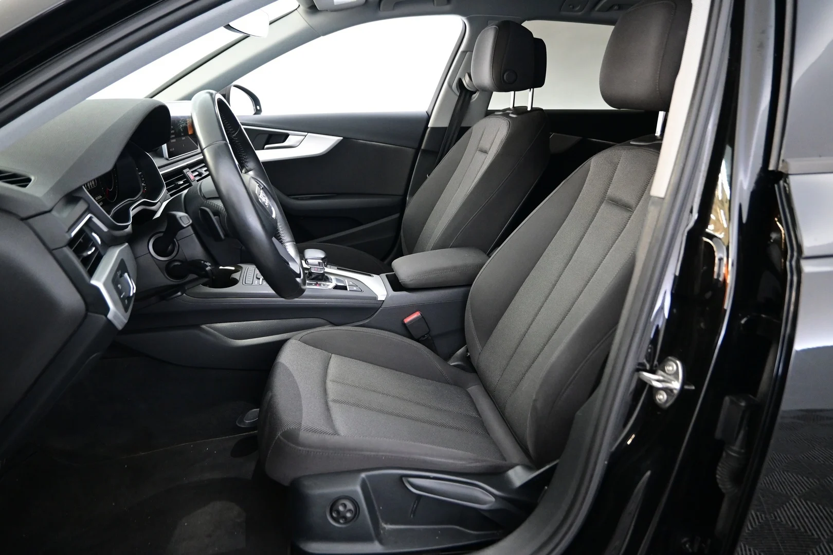 Car Image - 5GMxG1GYFYx09TM2DthgjV