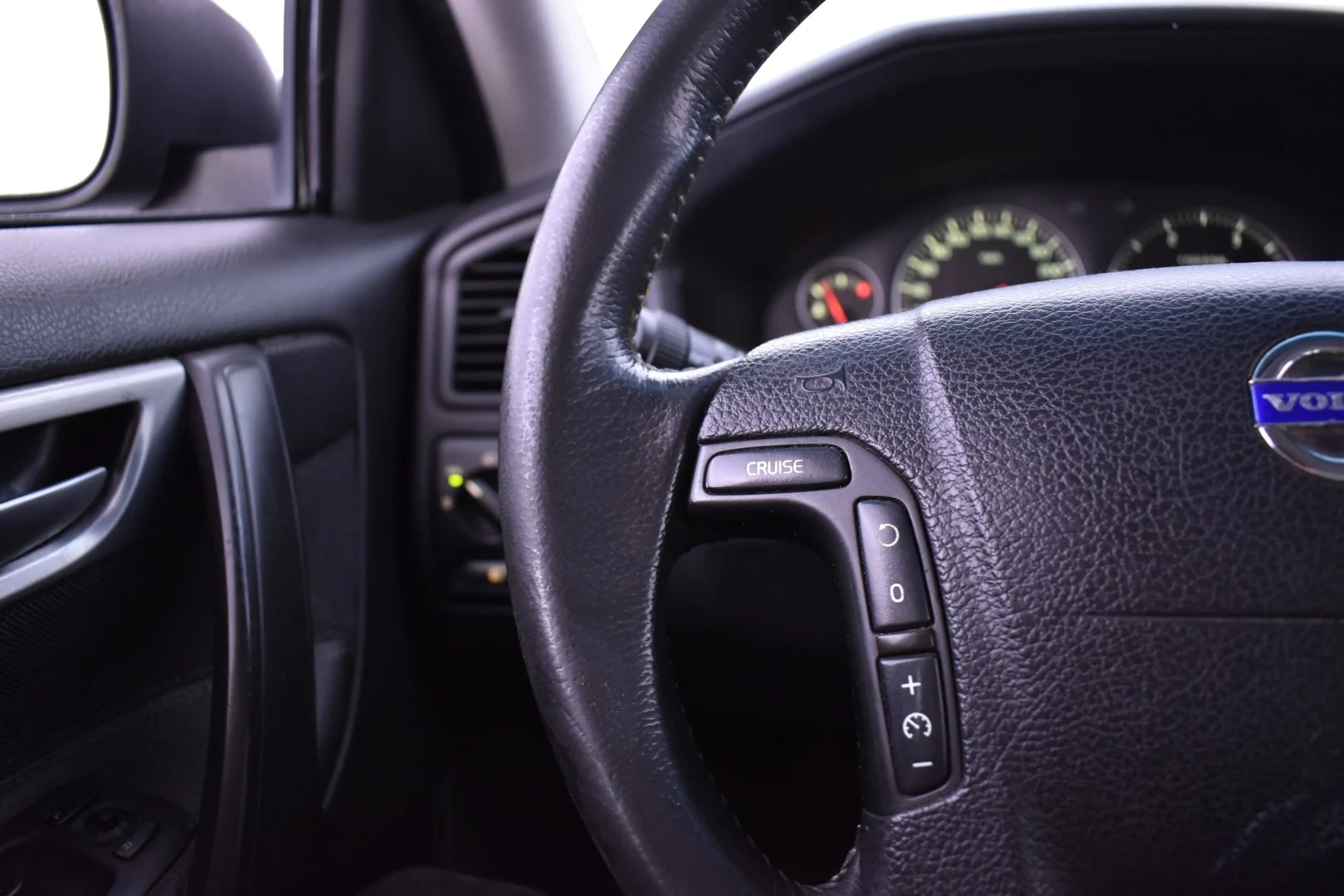 Car Image - 3LC0LFSCbQuk6VWih4UeqN