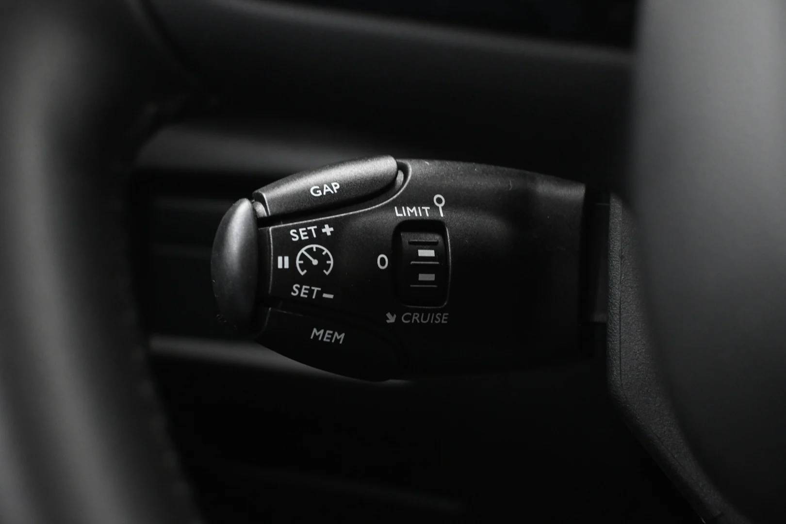 Car Image - 7yp8Ie7UvVOYfo8vTwTFHV