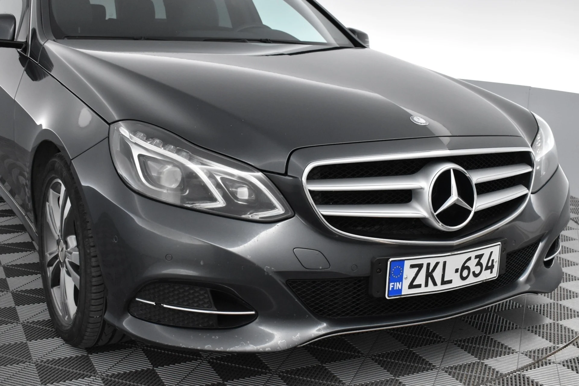 Car Image - 5fbarSRCZxSCQmDYDBRIPf