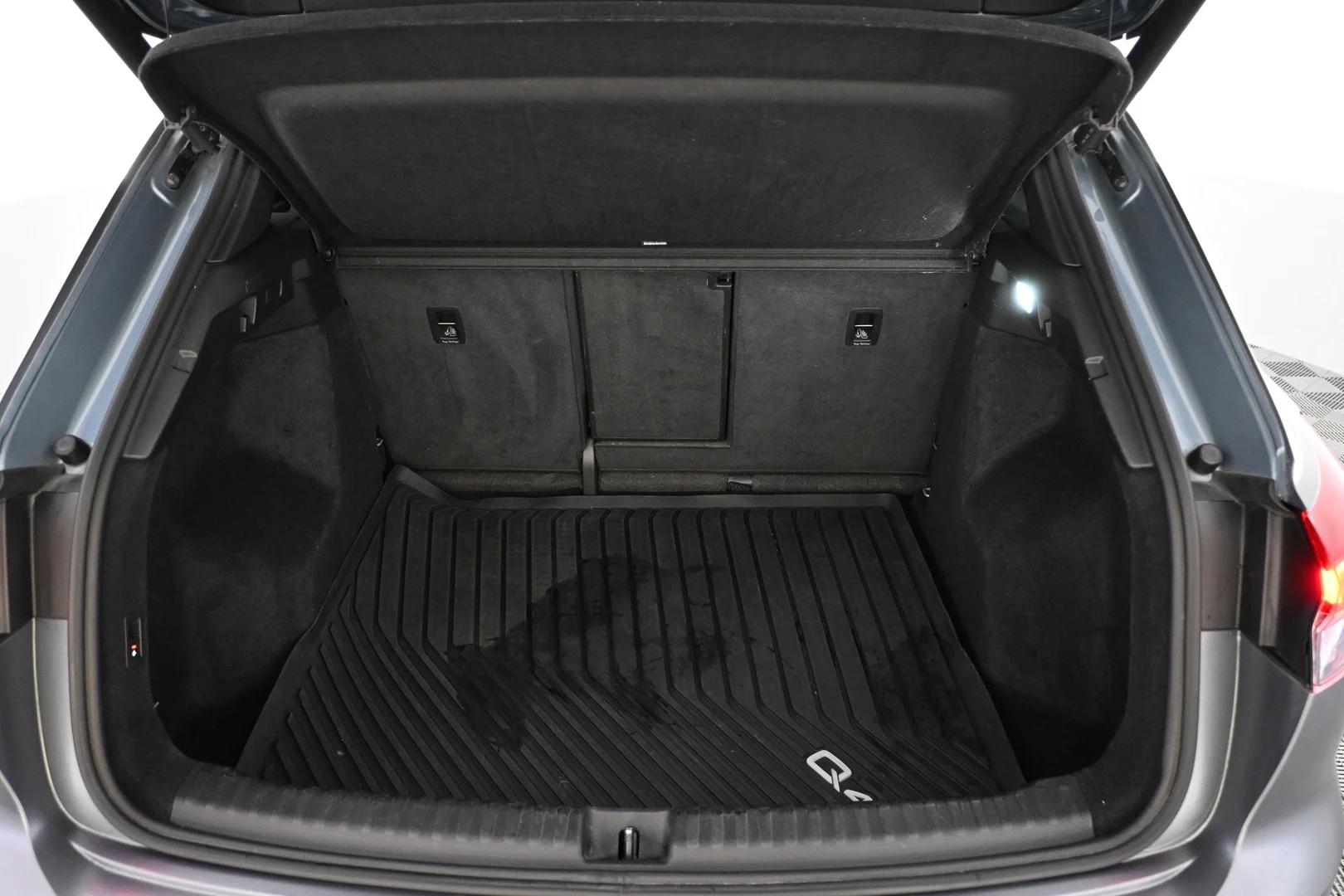 Car Image - kncGjQwLz4GxCVtrK6Ael