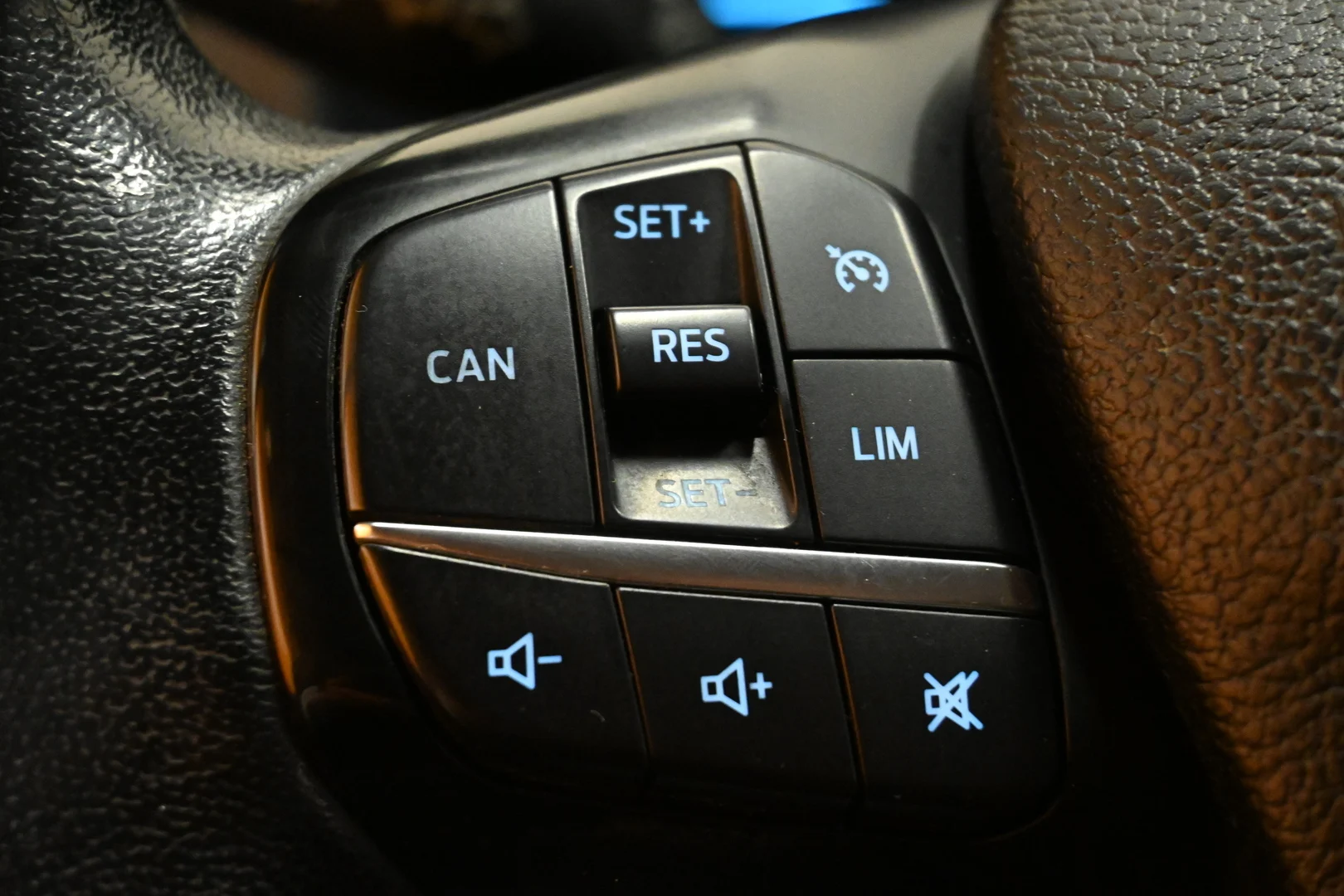 Car Image - 3zwsmrFdTUJGCz2eilgB4t