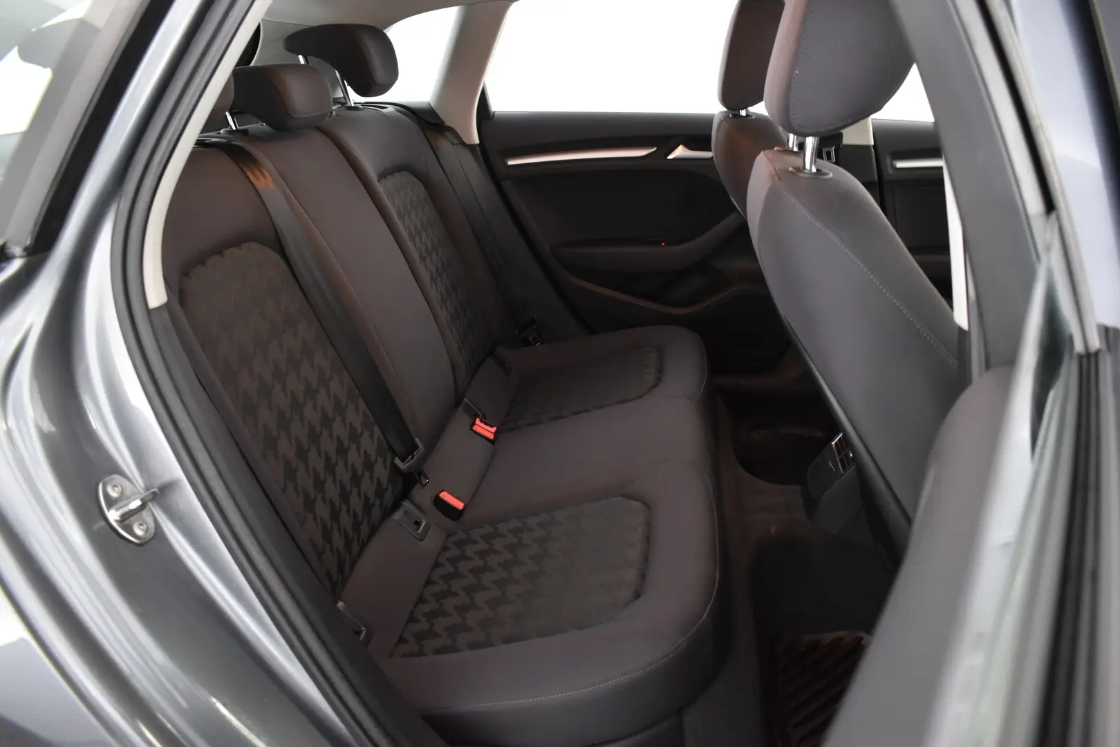 Car Image - 1natdA3P9WkRtnJsbG4v5N